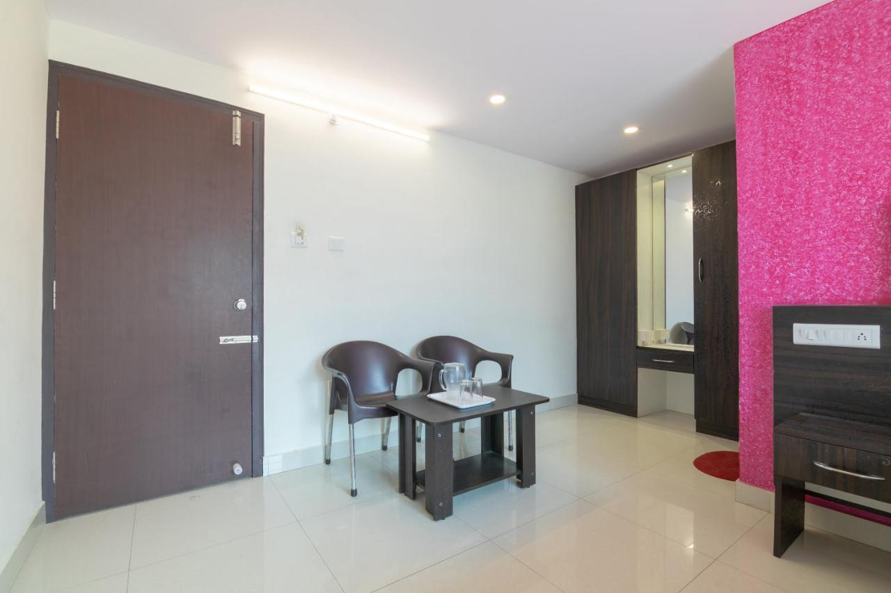 Hotel Oyo 13594 Mathrushree Residency à Bangalore Extérieur photo