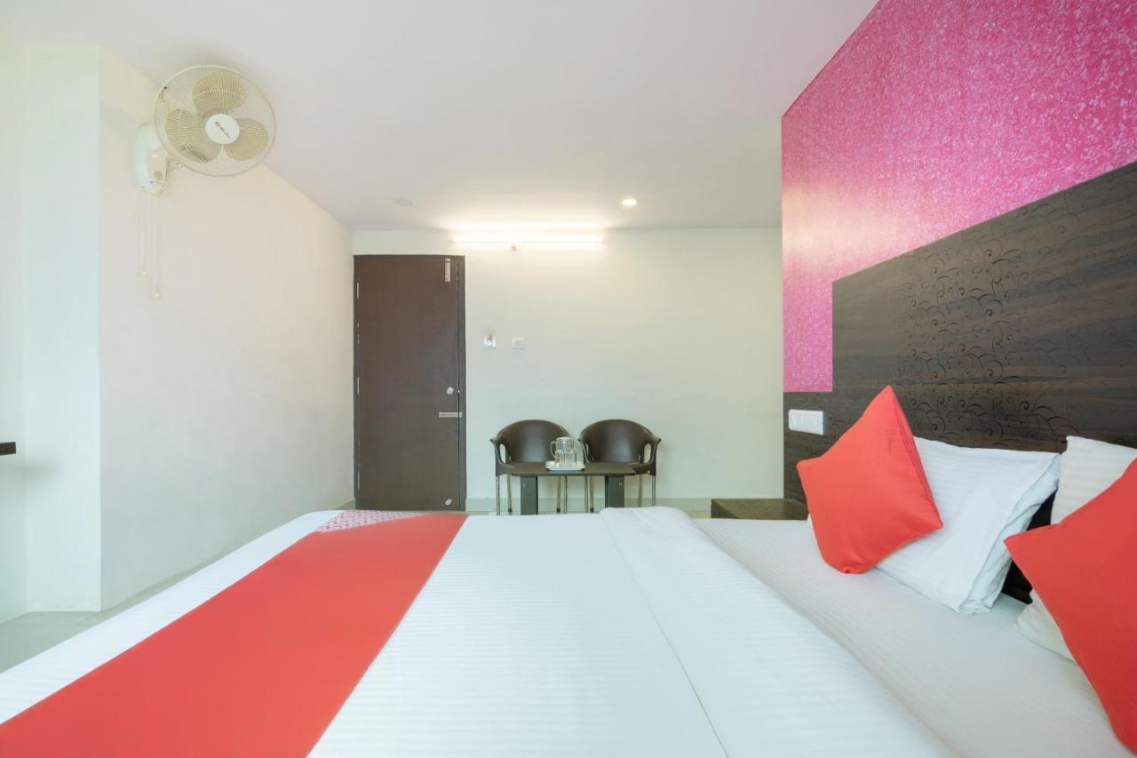 Hotel Oyo 13594 Mathrushree Residency à Bangalore Extérieur photo